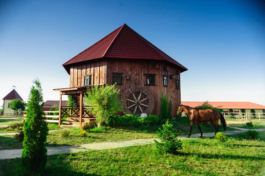 Hotel Zolota Pidkova Kozlin Exterior photo